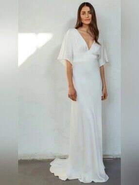 Jenny Yoo Ivy Wedding Dress Size 12 + Lace Veil | Ivory Satin | V-Neck Gown